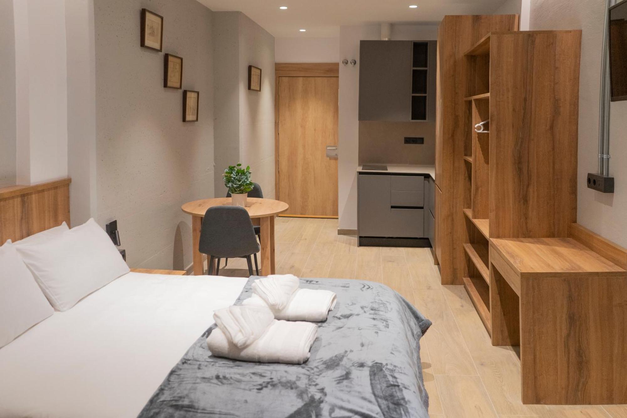 Monturiol Apartaments Barcelona Luaran gambar