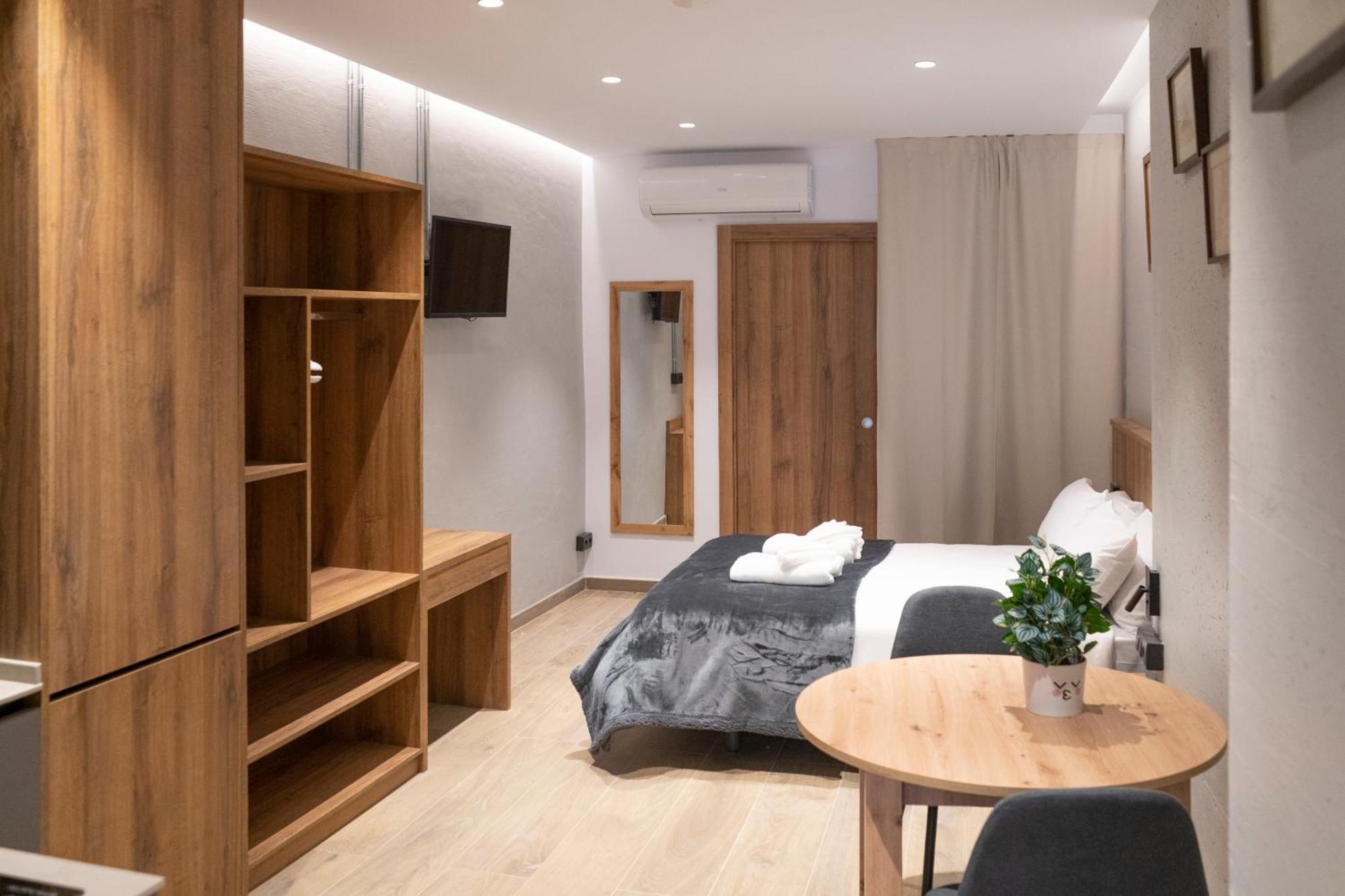 Monturiol Apartaments Barcelona Luaran gambar