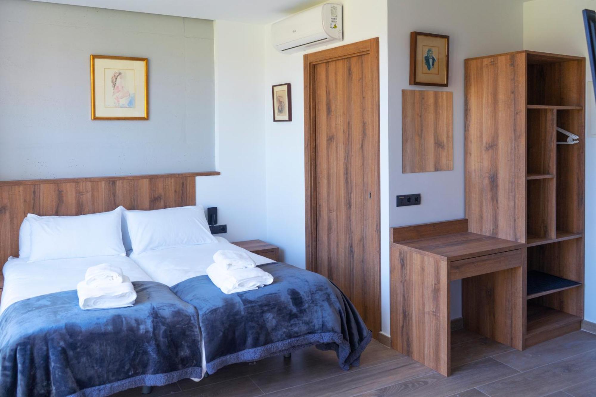 Monturiol Apartaments Barcelona Luaran gambar