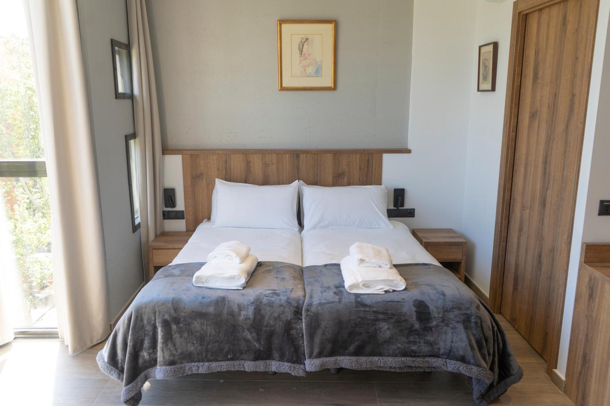 Monturiol Apartaments Barcelona Luaran gambar