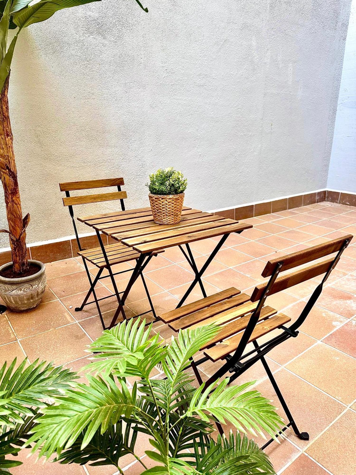 Monturiol Apartaments Barcelona Bilik gambar