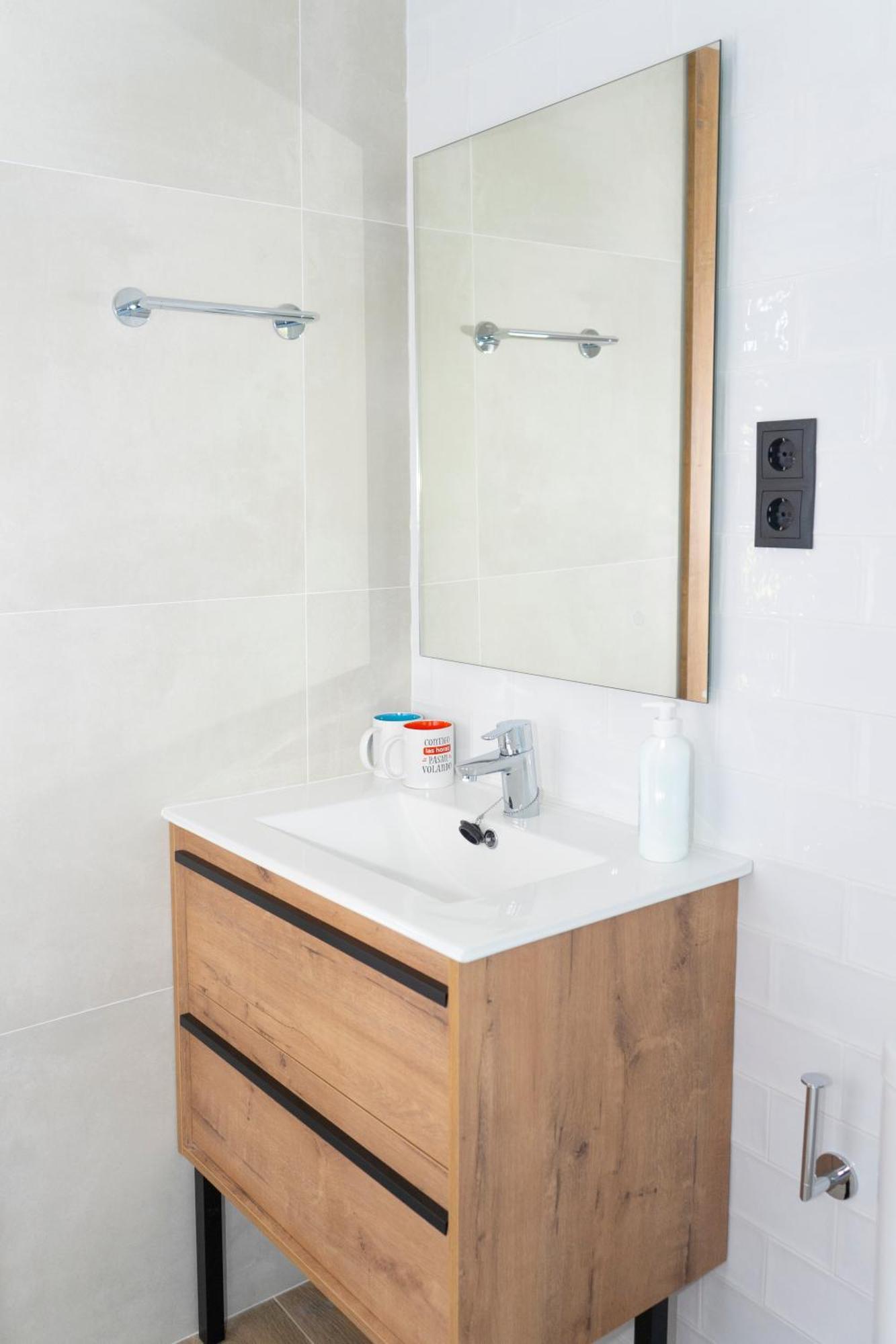 Monturiol Apartaments Barcelona Luaran gambar