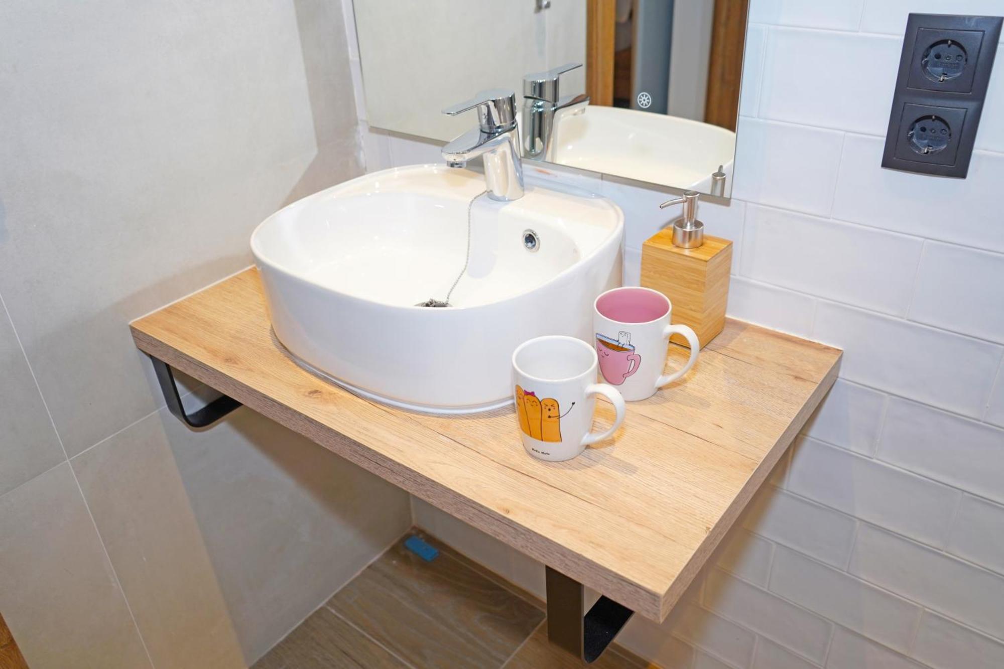 Monturiol Apartaments Barcelona Bilik gambar